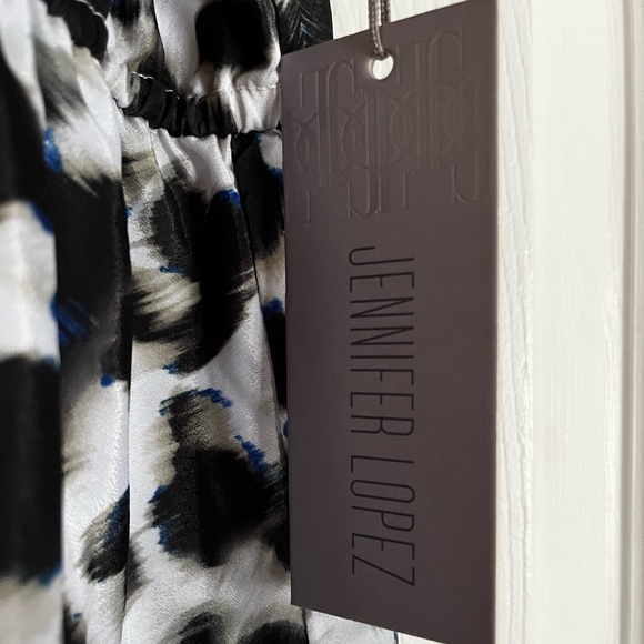 XL Maxi Dress - Picture 2 of 4